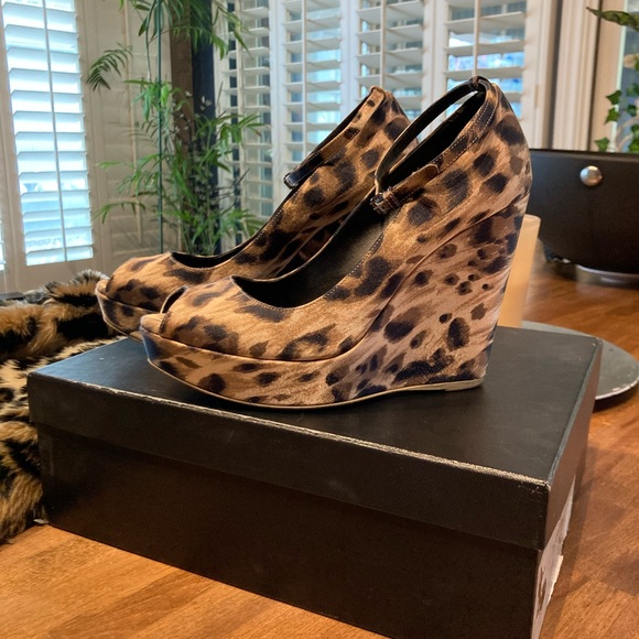 Stella McCartney leopard wedge ankle strap heel wedge 38 8 7.5 peep toe pin up - Picture 2 of 16
